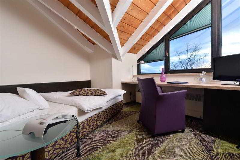 Dormero Hotel Duesseldorf 에어크라트 외부 사진